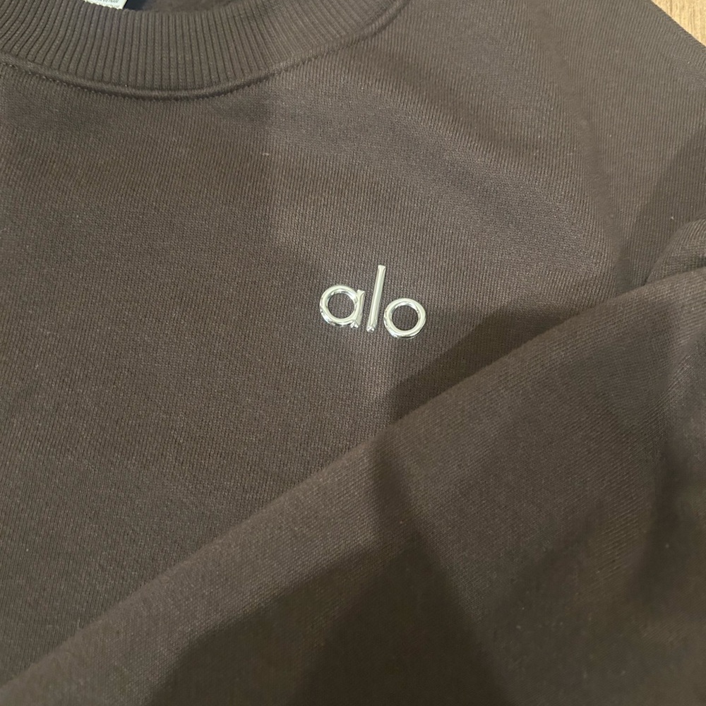 ALO Yoga women’s brown accolade crew neck pullover - Picture 4 of 8